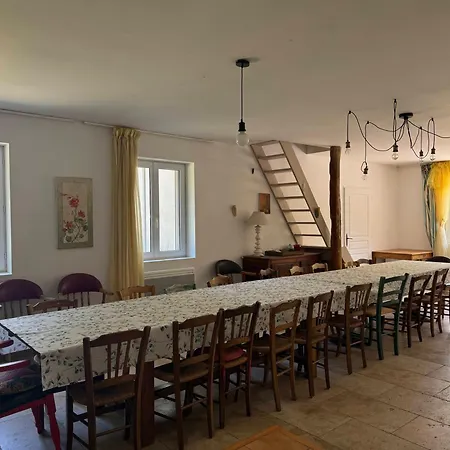 Chez Papy بيت ضيافة *